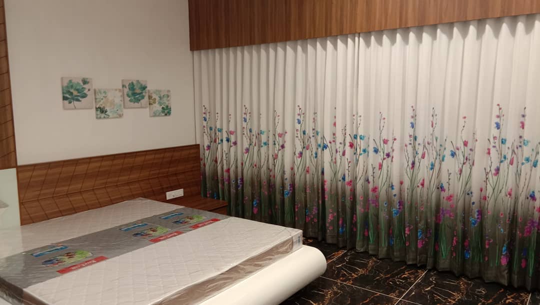 Bring the beauty of nature indoors with elegant floral curtains that add freshness, color, and charm to every room.…
